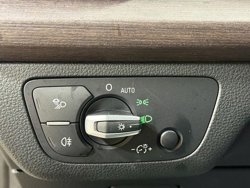 Used 2022 Audi Q5 2.0T Premium w/ Convenience Package image 34