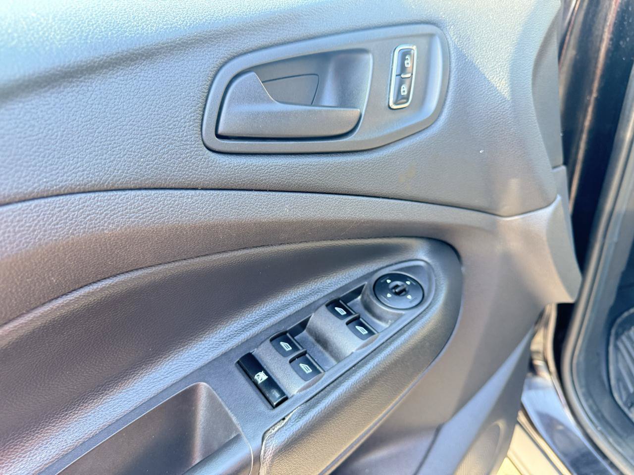 Used 2013 Ford Escape S FWD image 9