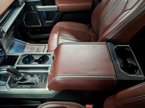 Used 2018 Ford F150 Platinum w/ Equipment Group 701A Luxury image 17