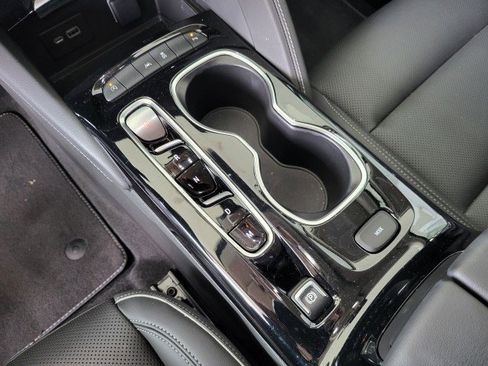 Used 2023 Buick Envision Essence image 10