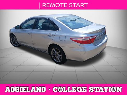 Used 2017 Toyota Camry SE FWD image 4