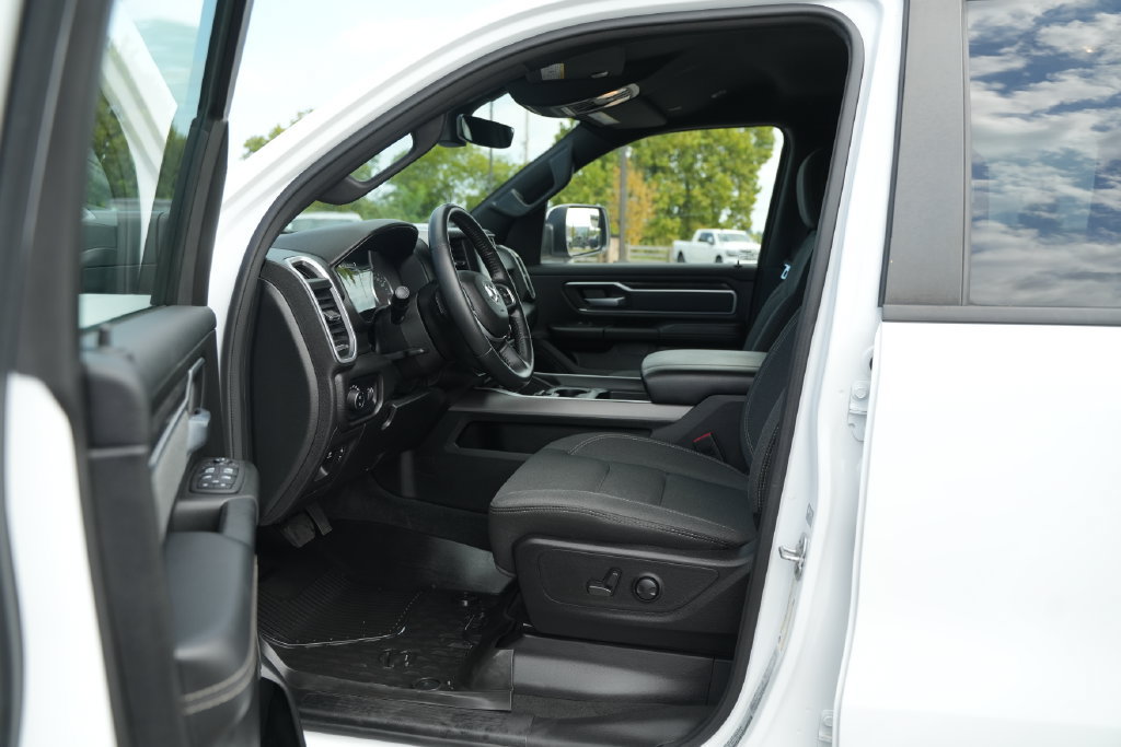 Used 2022 RAM 1500 Big Horn AWD/4WD image 12