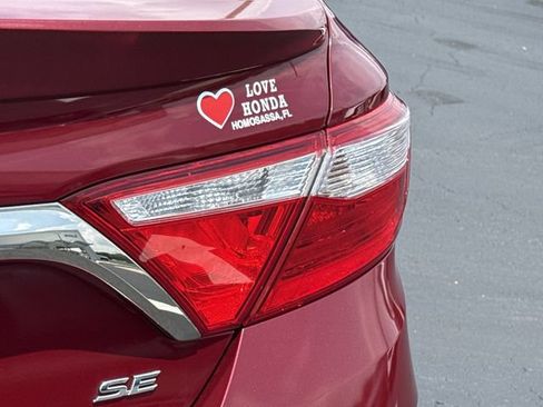 Used 2017 Toyota Camry SE FWD image 16
