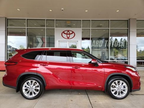 Used 2022 Toyota Highlander Limited AWD/4WD image 3