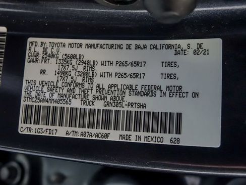 Used 2021 Toyota Tacoma TRD Sport w/ Technology Package AWD/4WD image 31