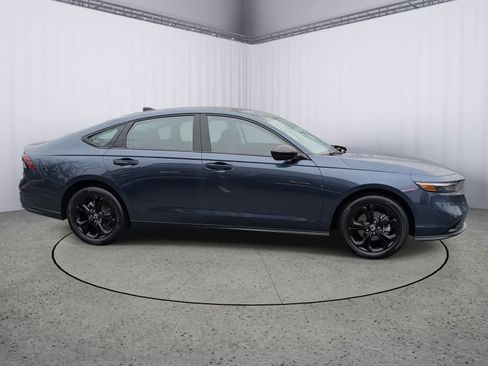 Certified 2025 Honda Accord SE image 2