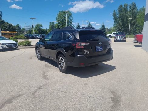 Used 2023 Subaru Outback Premium AWD/4WD image 4
