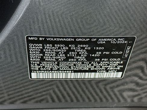 Used 2025 Volkswagen Atlas SE AWD/4WD image 12