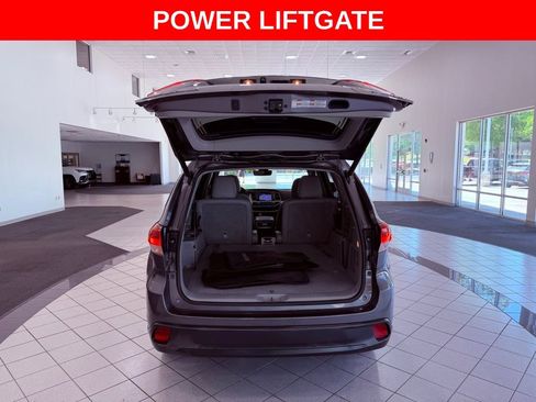 Used 2018 Toyota Highlander XLE image 7