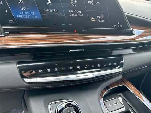 Used 2023 Cadillac Escalade Premium Luxury image 25