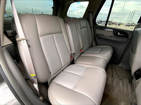Used 2007 GMC Envoy SLE image 17