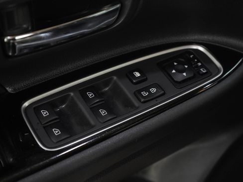 Used 2022 Mitsubishi Outlander 4WD Plug-In Hybrid image 21