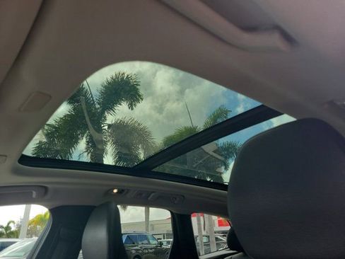 Used 2019 Volvo XC60 T6 Momentum w/ Multimedia Package image 25