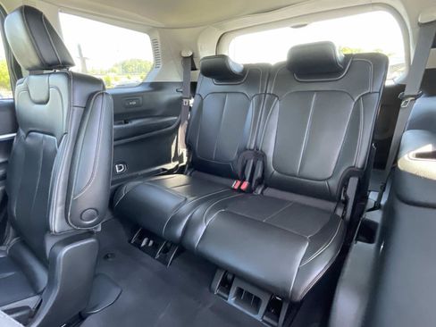 Used 2021 Jeep Grand Cherokee L Limited w/ Luxury Tech Group II image 13