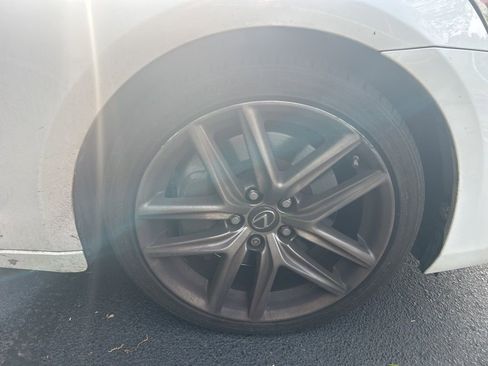 Used 2017 Lexus IS 200t image 16