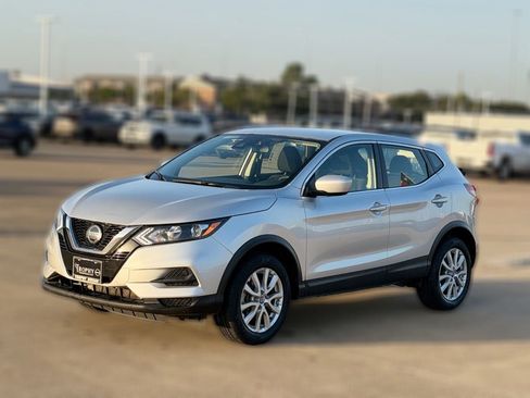 Used 2022 Nissan Rogue Sport S FWD image 4