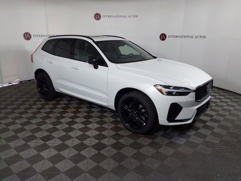 New 2026 Volvo XC60 T8 Ultra w/ Climate Package AWD/4WD image 3