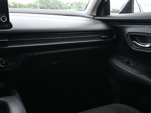 Used 2023 Honda HR-V LX image 8