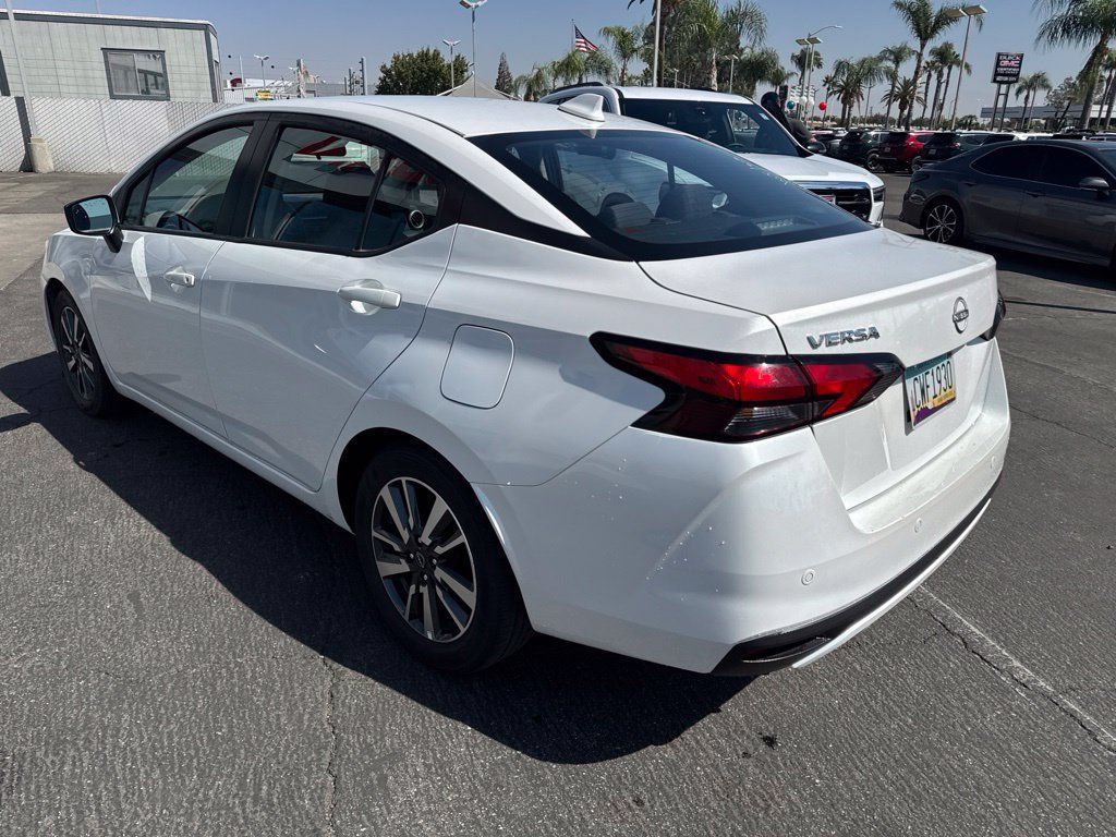 Used 2025 Nissan Versa SV FWD image 2