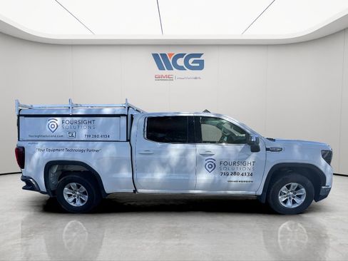Used 2022 GMC Sierra 1500 SLE AWD/4WD image 3