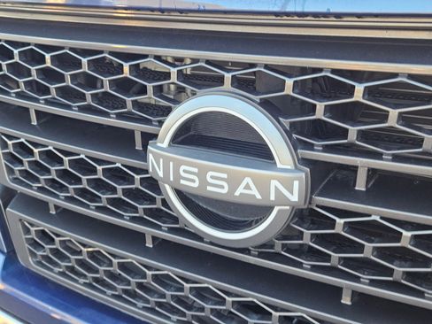 Used 2023 Nissan Titan SV image 9