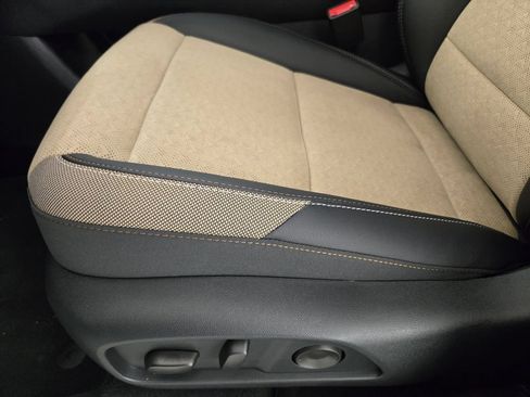 New 2026 Chevrolet Equinox ACTIV w/ Convenience Package III FWD image 25
