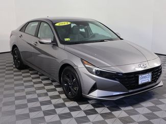 Certified 2023 Hyundai Elantra SEL w/ Preferred Accessory Package video 1