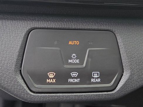 Certified 2023 Volkswagen ID.4 Pro AWD/4WD image 16