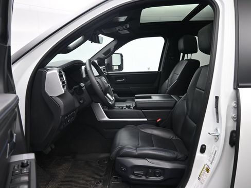 Used 2025 Toyota Sequoia Platinum AWD/4WD image 23