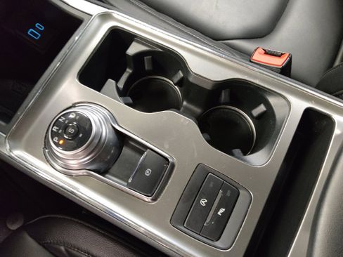 Used 2024 Ford Edge Titanium image 26