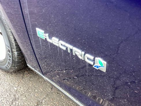 Used 2017 Ford Focus Electric Hatchback FWD image 20