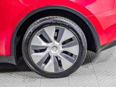 Used 2023 Tesla Model Y Long Range image 36