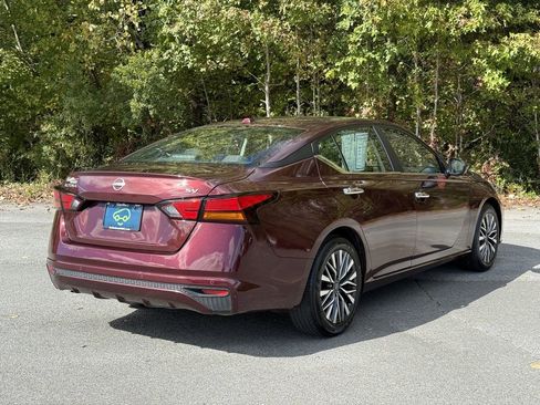 Used 2024 Nissan Altima 2.5 SV image 5