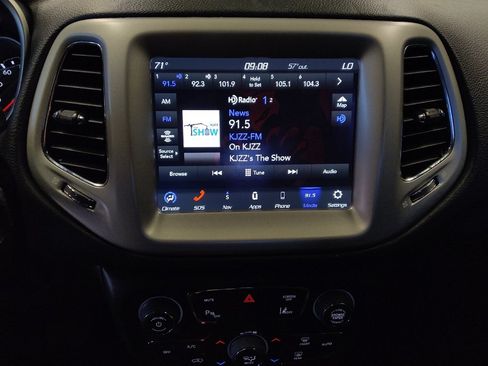 Used 2021 Jeep Compass Latitude w/ Sun and Sound Group FWD image 25