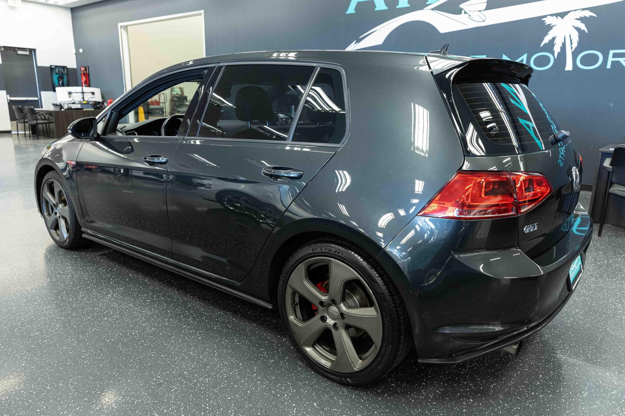 Used 2015 Volkswagen GTI S FWD image 9