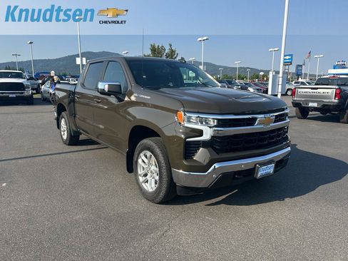 Used 2024 Chevrolet Silverado 1500 LT w/ Safety Package AWD/4WD image 9