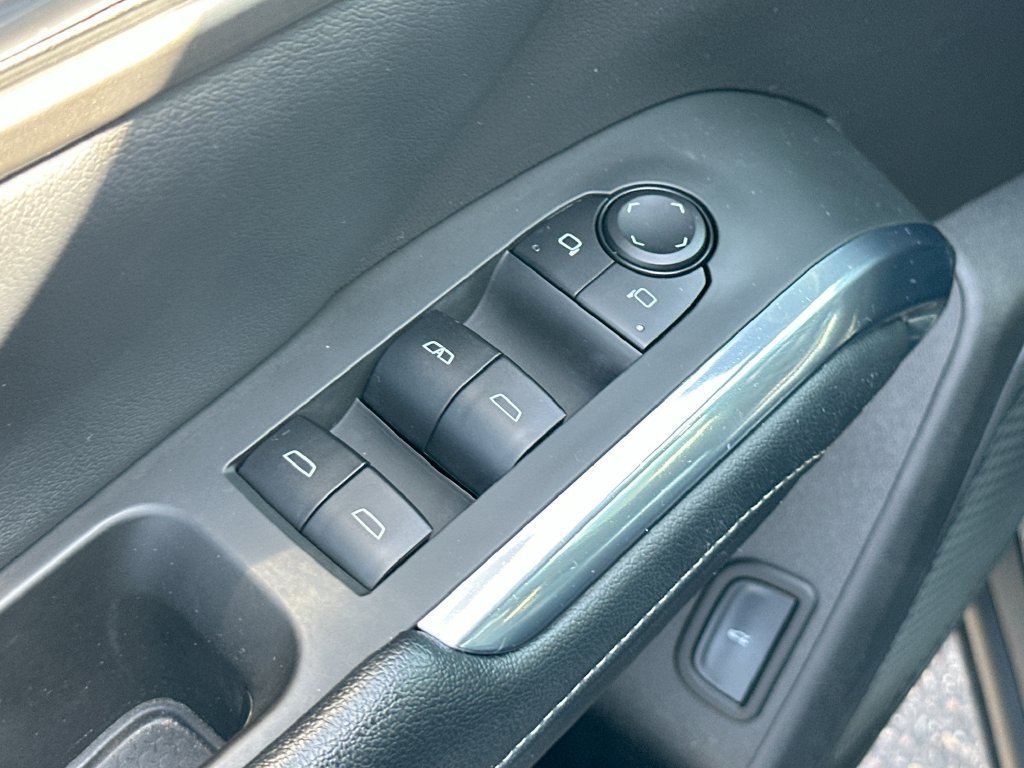 Used 2025 Chevrolet Traverse LT AWD/4WD image 17