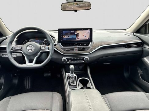 Certified 2024 Nissan Altima 2.5 SV w/ SV Premium Package AWD/4WD image 18