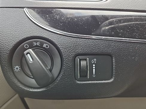 Used 2016 Dodge Grand Caravan SE FWD image 21