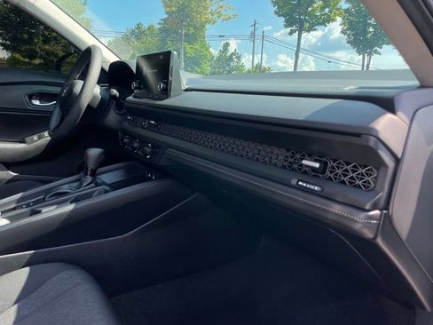 Certified 2025 Honda Accord SE image 33