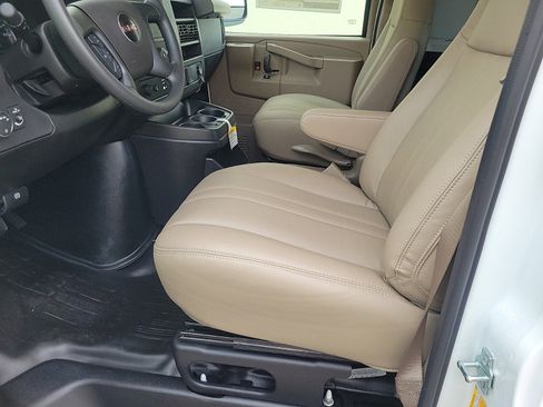 New 2025 GMC Savana 2500 Extended w/ Driver Convenience Package image 10