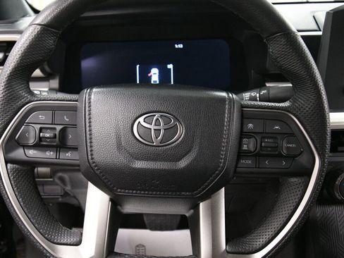 Used 2024 Toyota Tacoma TRD Off-Road image 12