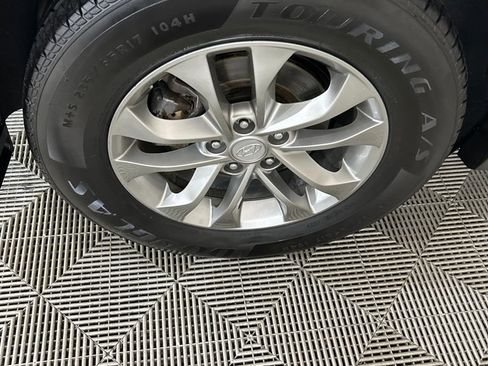 Used 2020 Hyundai Santa Fe SEL image 15