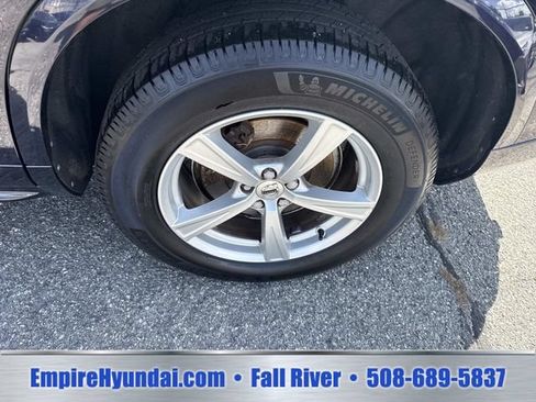 Used 2019 Volvo XC90 T5 Momentum w/ Multimedia Package AWD/4WD image 14