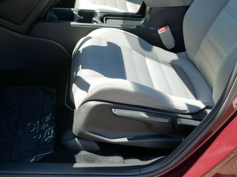Used 2017 Honda CR-V LX image 13