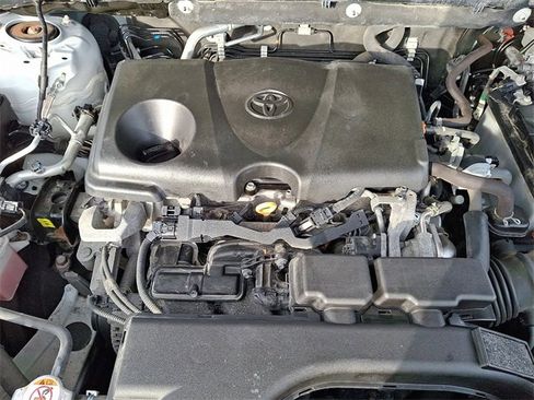 Used 2020 Toyota RAV4 XLE image 27