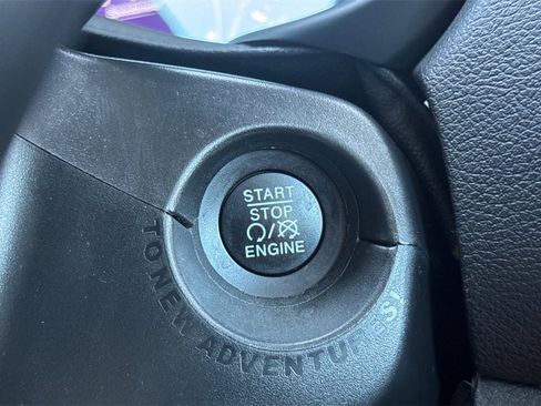 Used 2018 Jeep Renegade Altitude image 22