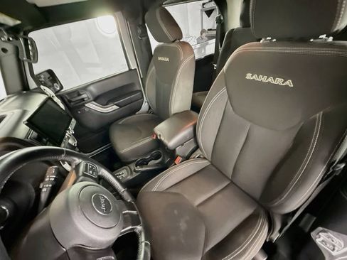 Used 2016 Jeep Wrangler Sahara AWD/4WD image 5