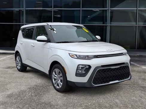 Used 2022 Kia Soul LX FWD image 1