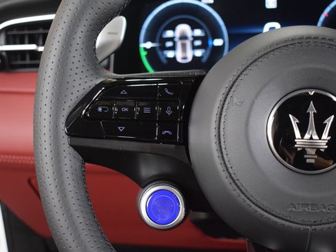 New 2025 Maserati Grecale Folgore image 28